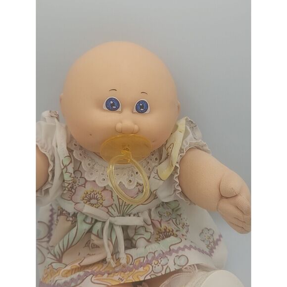 Cabbage Patch doll 1978 1982 Bald Preemie Baby With pacifier - Picture 9 of 10